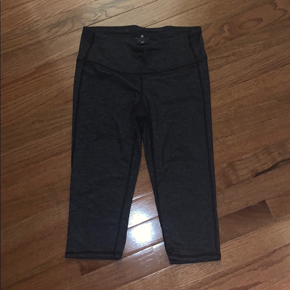 Athleta Heather Black Crop